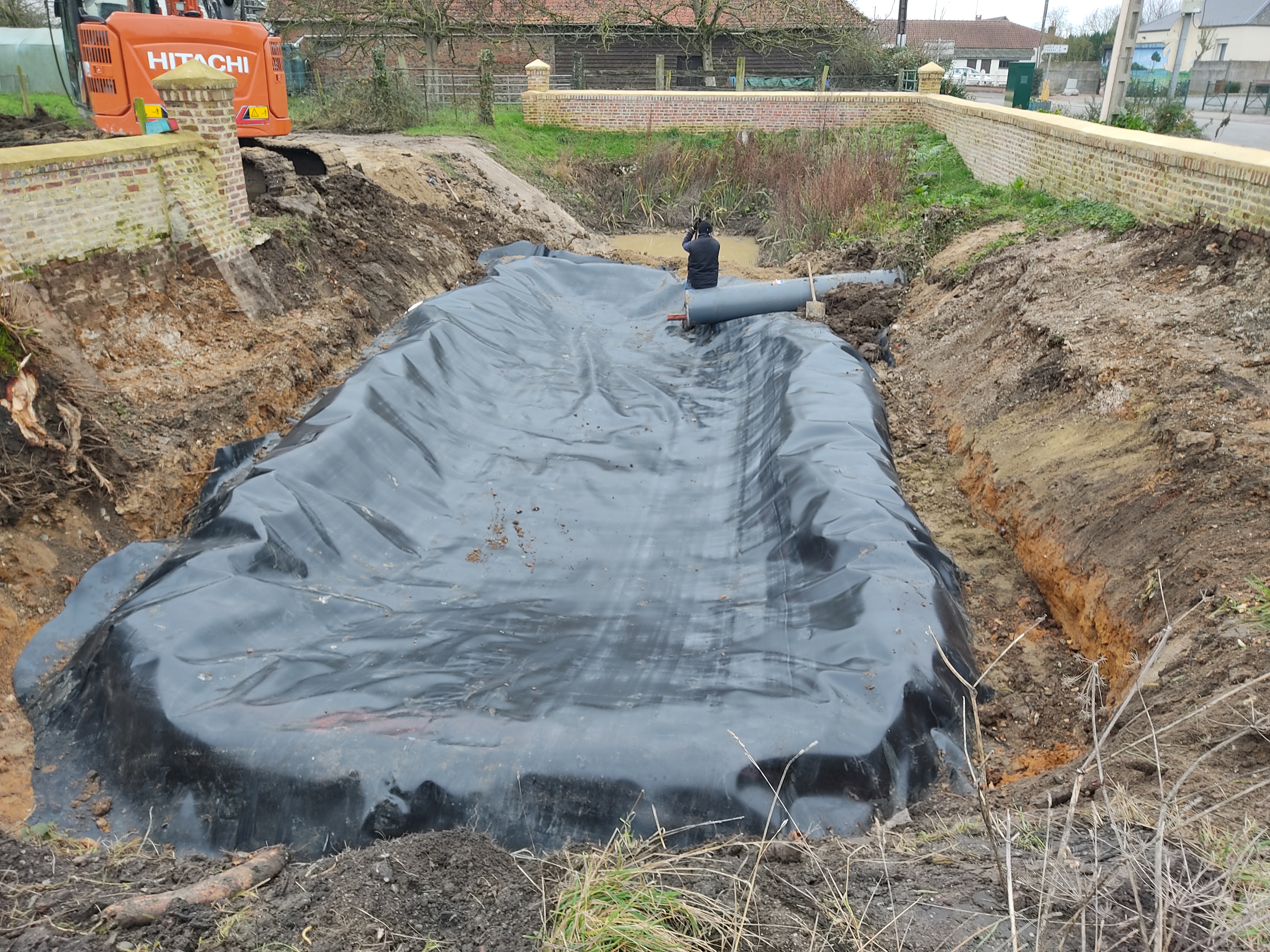 MARE ECOLOGIQUE DANS VILLAGE  DPT 80